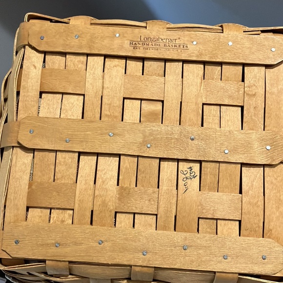 ❗️Sold ❗️Longaberger Basket 🧺 - Picture 2 of 4